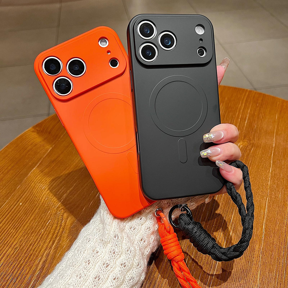 For iPhone 18 Pro Max Solid Color Liquid Silicone Magnetic Phone Case with Lanyard - Black - EDA008879026A