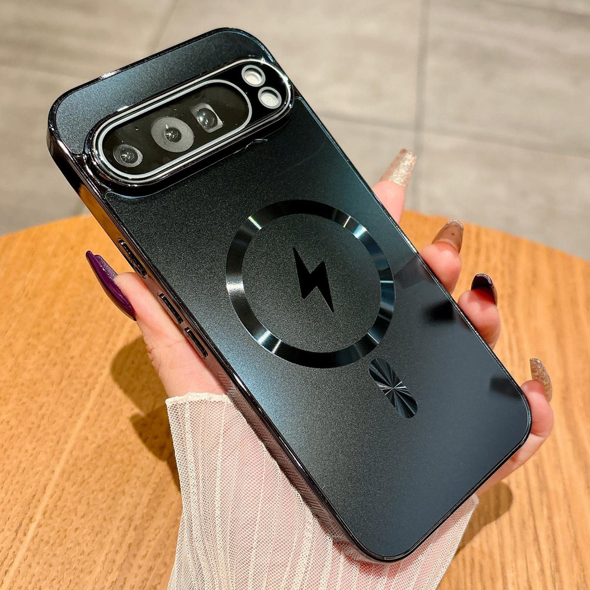 For Google Pixel 9 Pro XL Vacuum Electroplated Magnetic Phone Case - Black - EDA009716602A