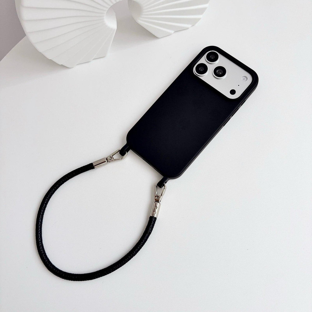 For iPhone 16 Integrated Lanyard Loops Shockproof Silicone Phone Case with Leather Hand Lanyard - Black - EDA009745908F