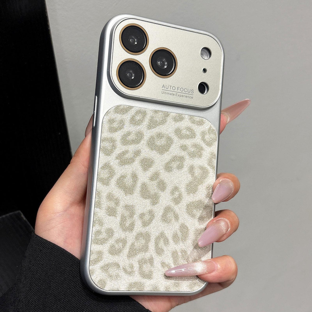 For iPhone 17 Pro Large Window Full Coverage Glitter Leopard Print Phone Case - White - EDA009747002A