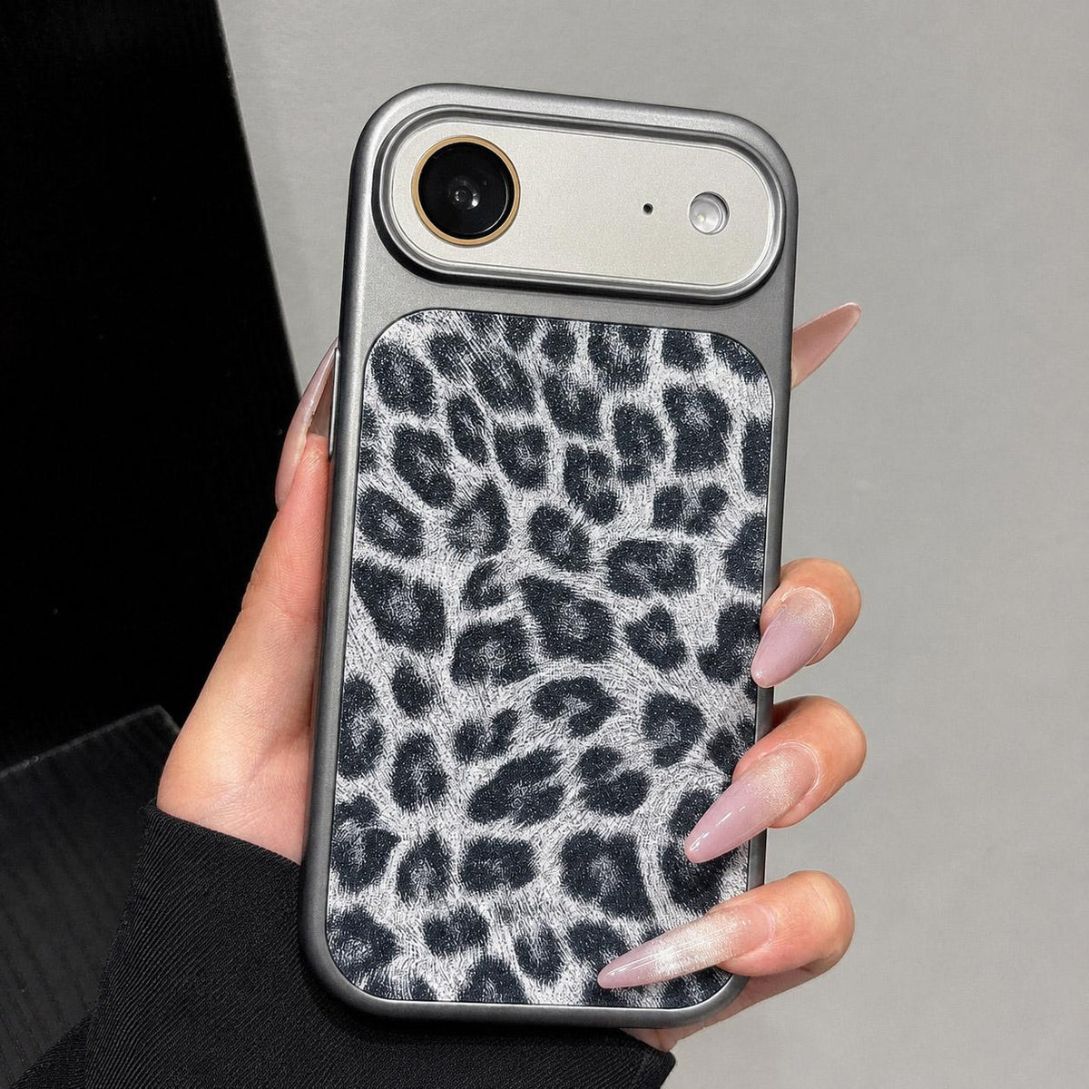 For iPhone Air Large Window Full Coverage Glitter Leopard Print Phone Case - Black - EDA009747004C