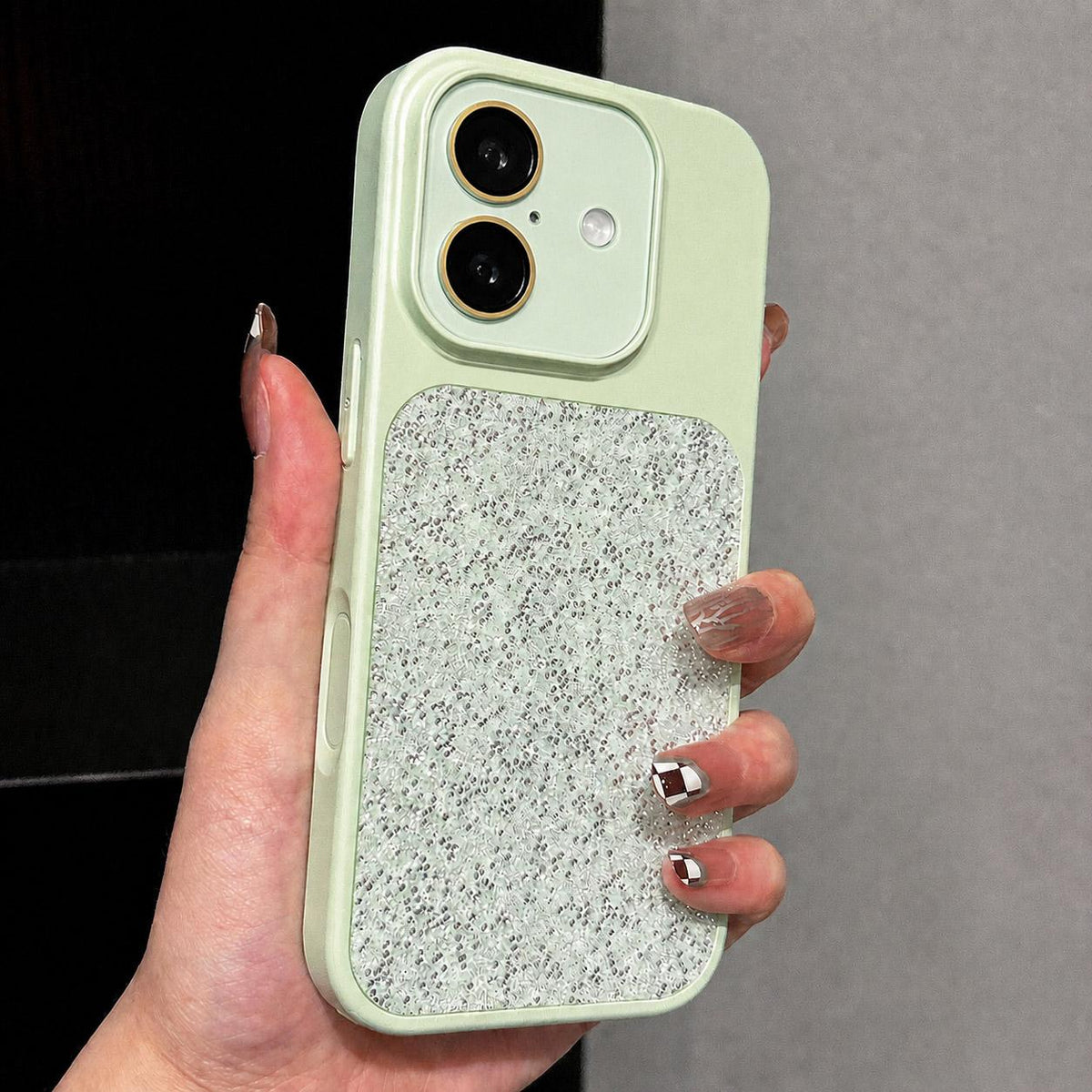 For iPhone 16 Large Window Full Coverage Diamond Pattern Phone Case - Green - EDA009747208B