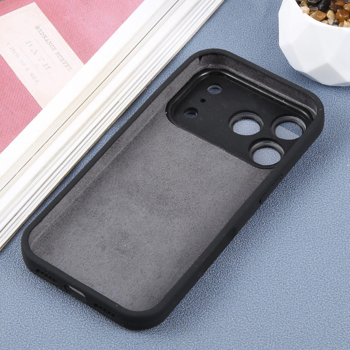 For iPhone 17 Pro Max Large Window Magnetic Holder Liquid Silicone Phone Case - Black - EDA009822501A