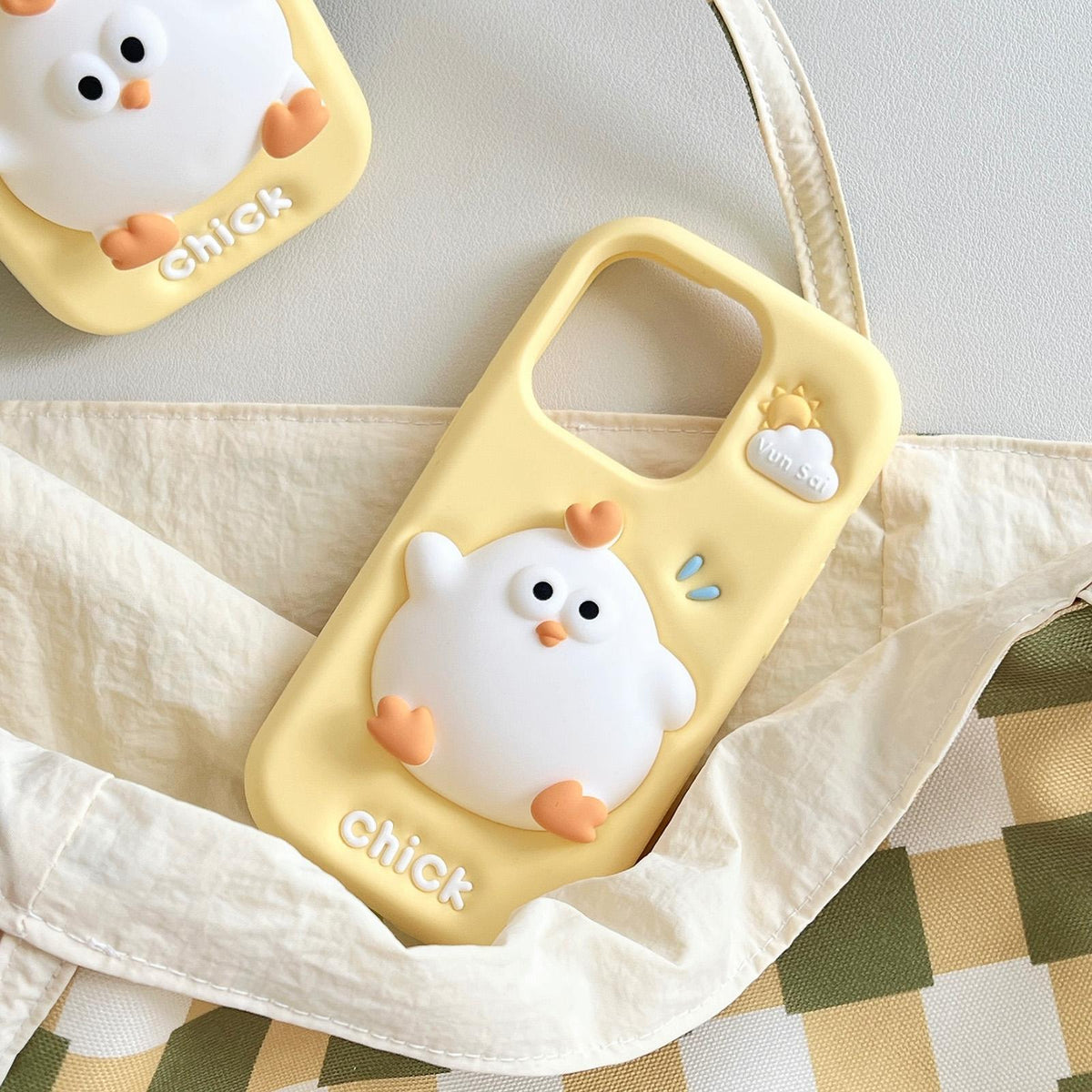 For iPhone 17 Pressable Chick Silicone Phone Case - White - EDA009835603A