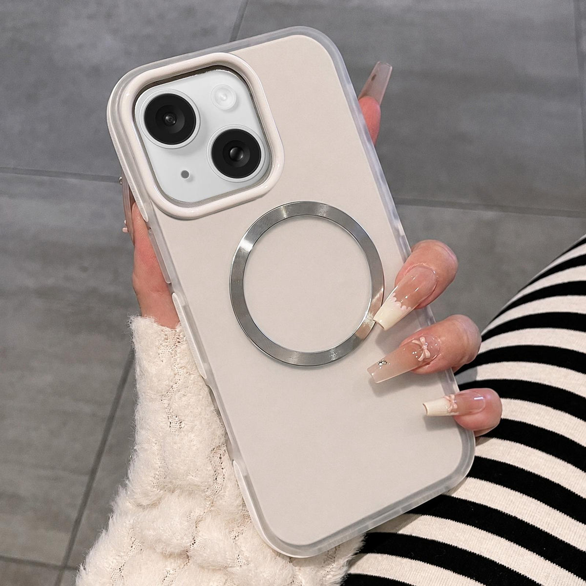 For iPhone 15 Dual-Color Translucent Matte Magnetic Phone Case - White - EDA009949809C