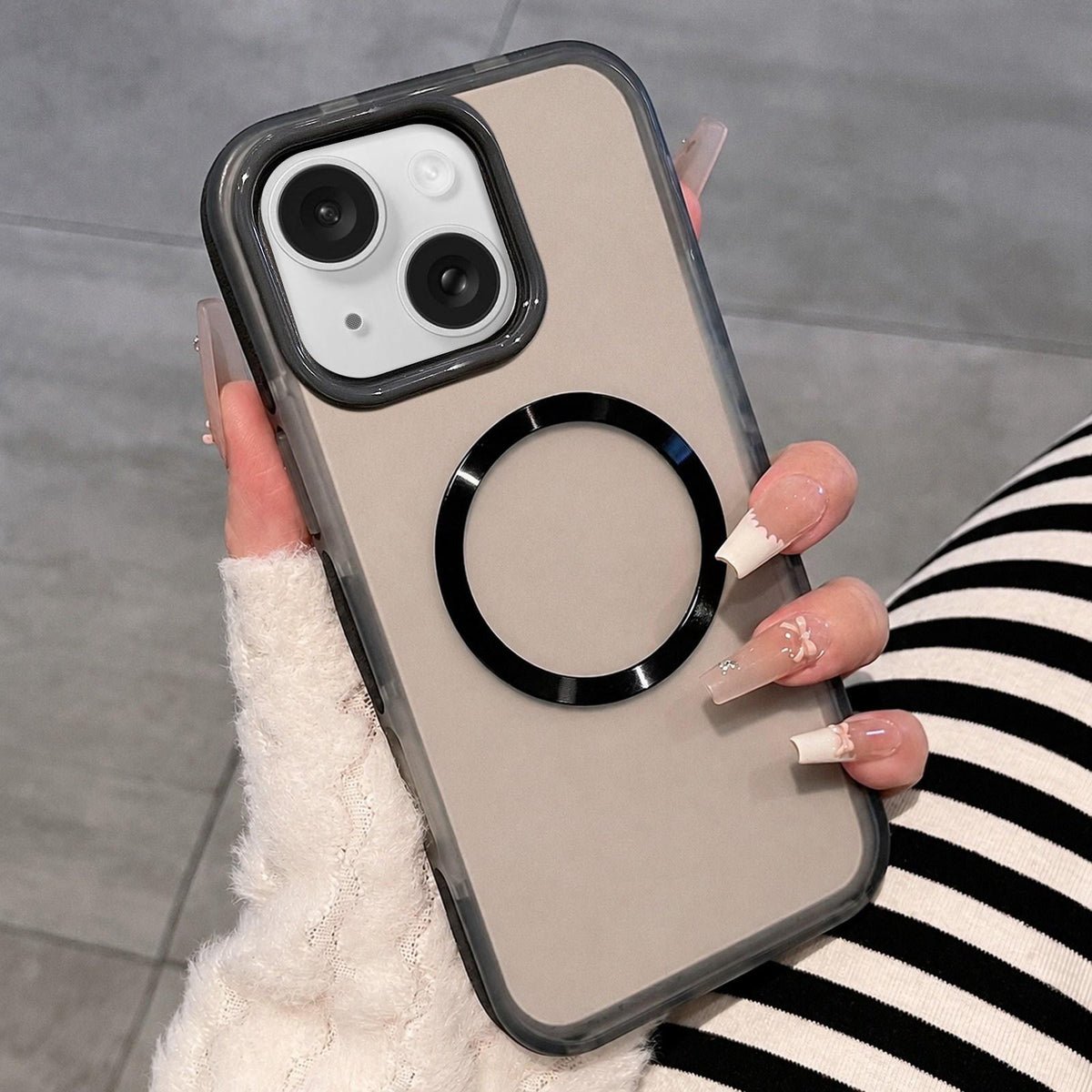 For iPhone 15 Dual-Color Translucent Matte Magnetic Phone Case - Black - EDA009949809F