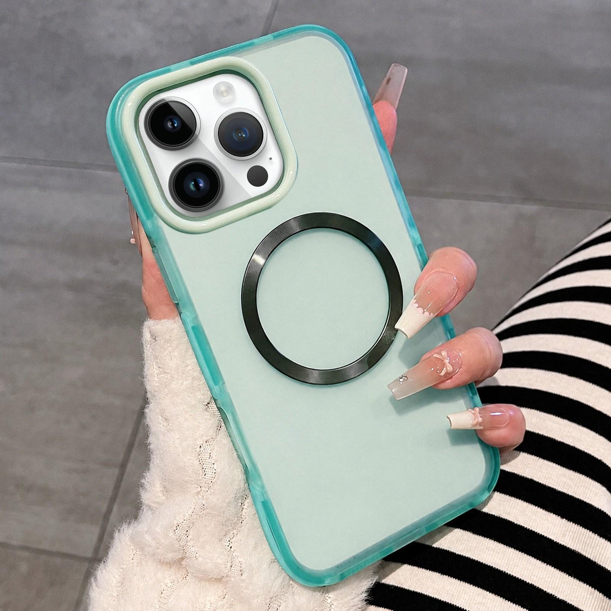 For iPhone 13 Pro Max Dual-Color Translucent Matte Magnetic Phone Case - Green - EDA009949813E