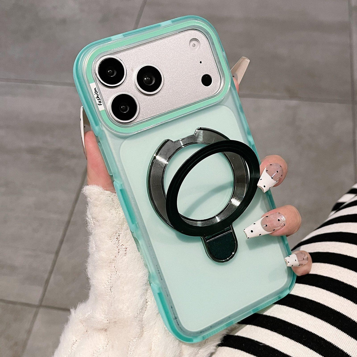For iPhone 17 Pro Dual-Color Translucent Matte Phone Case with Holder - Green - EDA009950102E