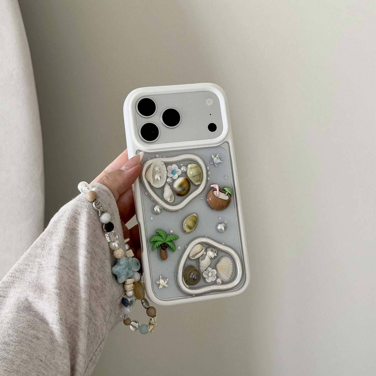 For iPhone 17 Pro Coconut Palm Epoxy Resin Acrylic Phone Case with Chain - Default - EDA009954902