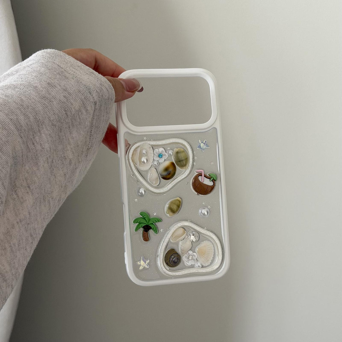 For iPhone 17 Pro Coconut Palm Epoxy Resin Acrylic Phone Case with Chain - Default - EDA009954902
