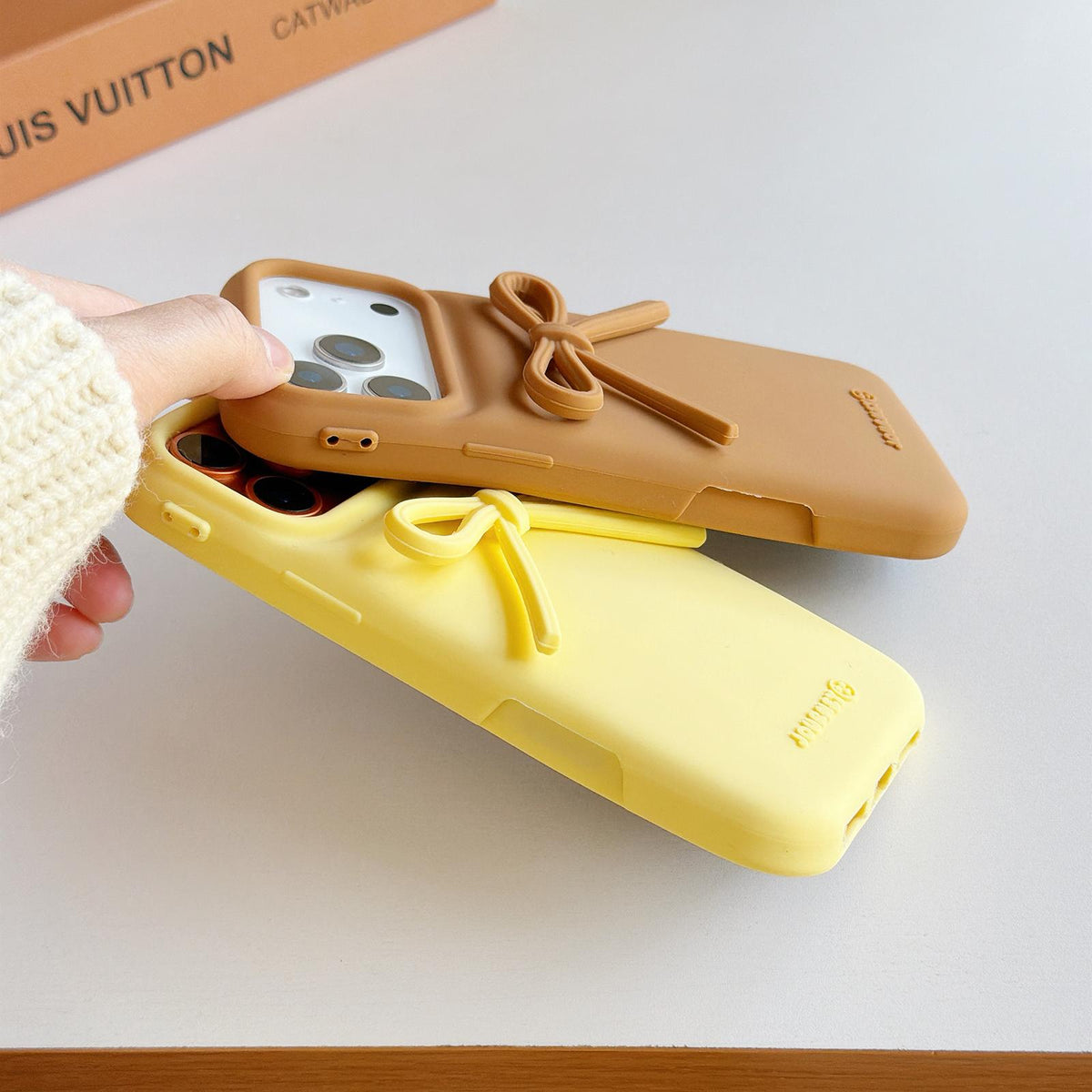 For iPhone 17 Bow TPU hybrid PC Bulge Phone Case - White - EDA009958703E