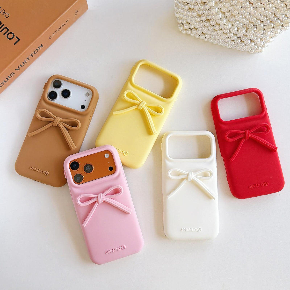 For iPhone 17 Bow TPU hybrid PC Bulge Phone Case - White - EDA009958703E