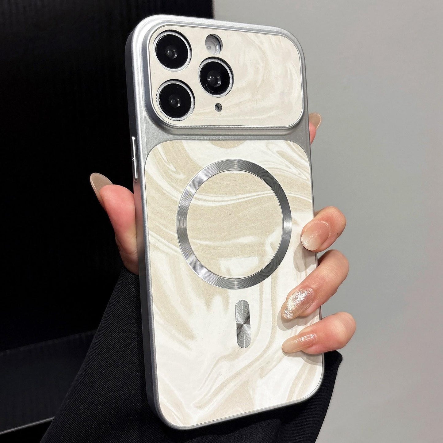 For iPhone 15 Water Ripple PC Magnetic Vegan Leather Phone Case(White)
