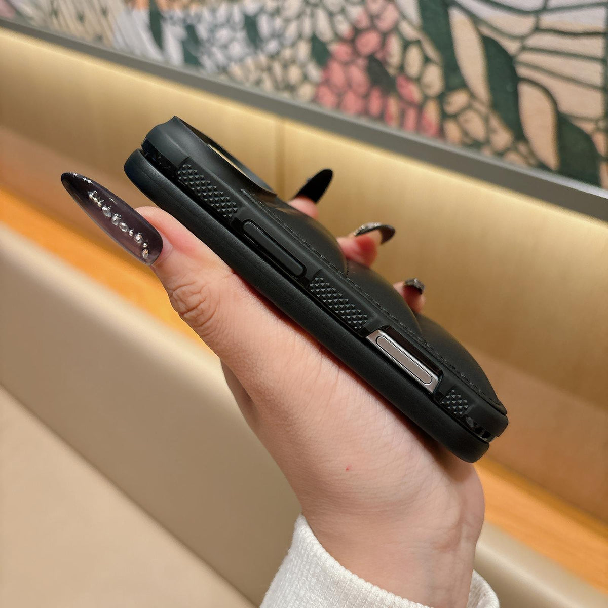 For iPhone Duo Cotton Filling Down Jacket Folding Phone Case - Black - EDA010230401A