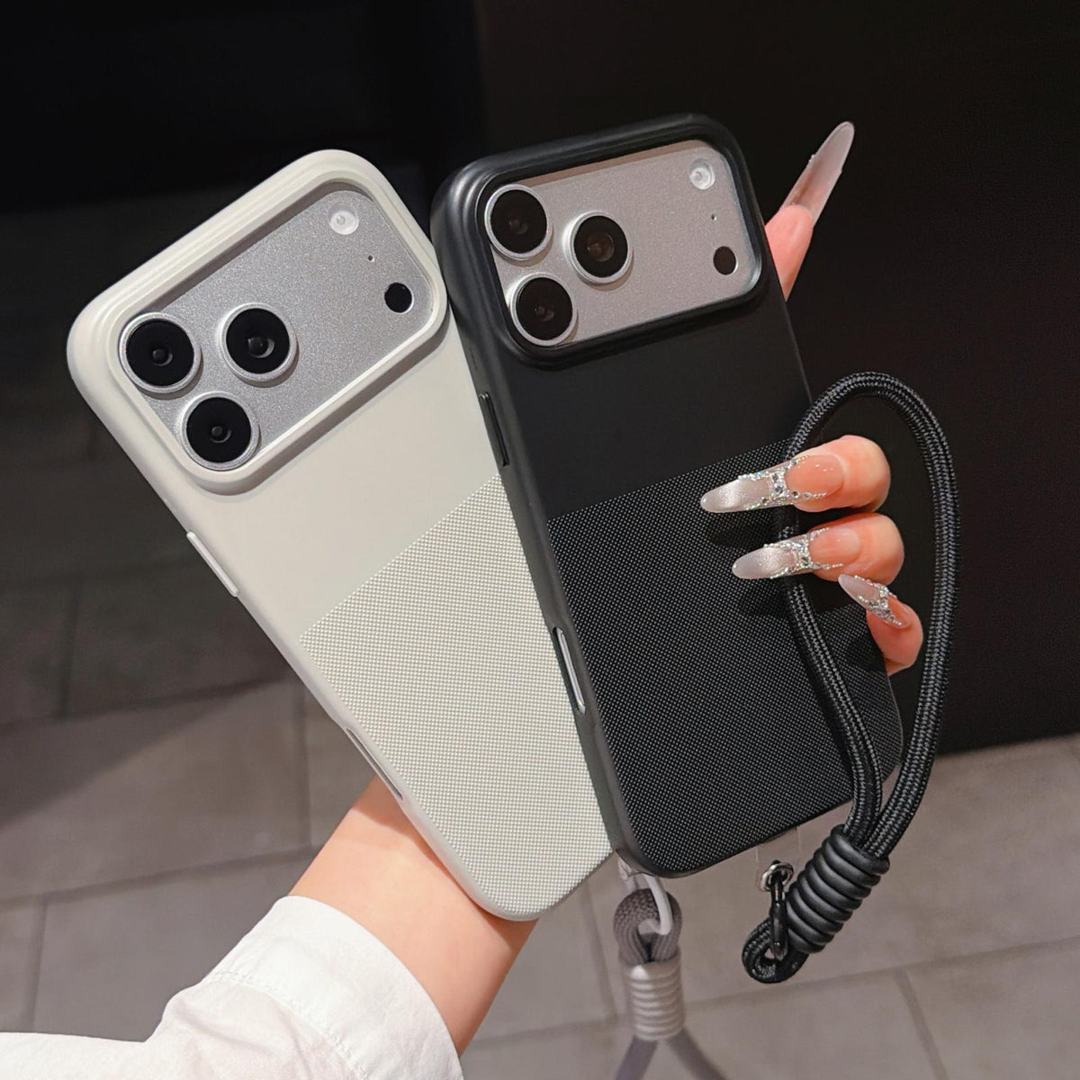 For iPhone 15 Imitation Dot-texture TPU Phone Case with Strap - Blue - SYA003421012A