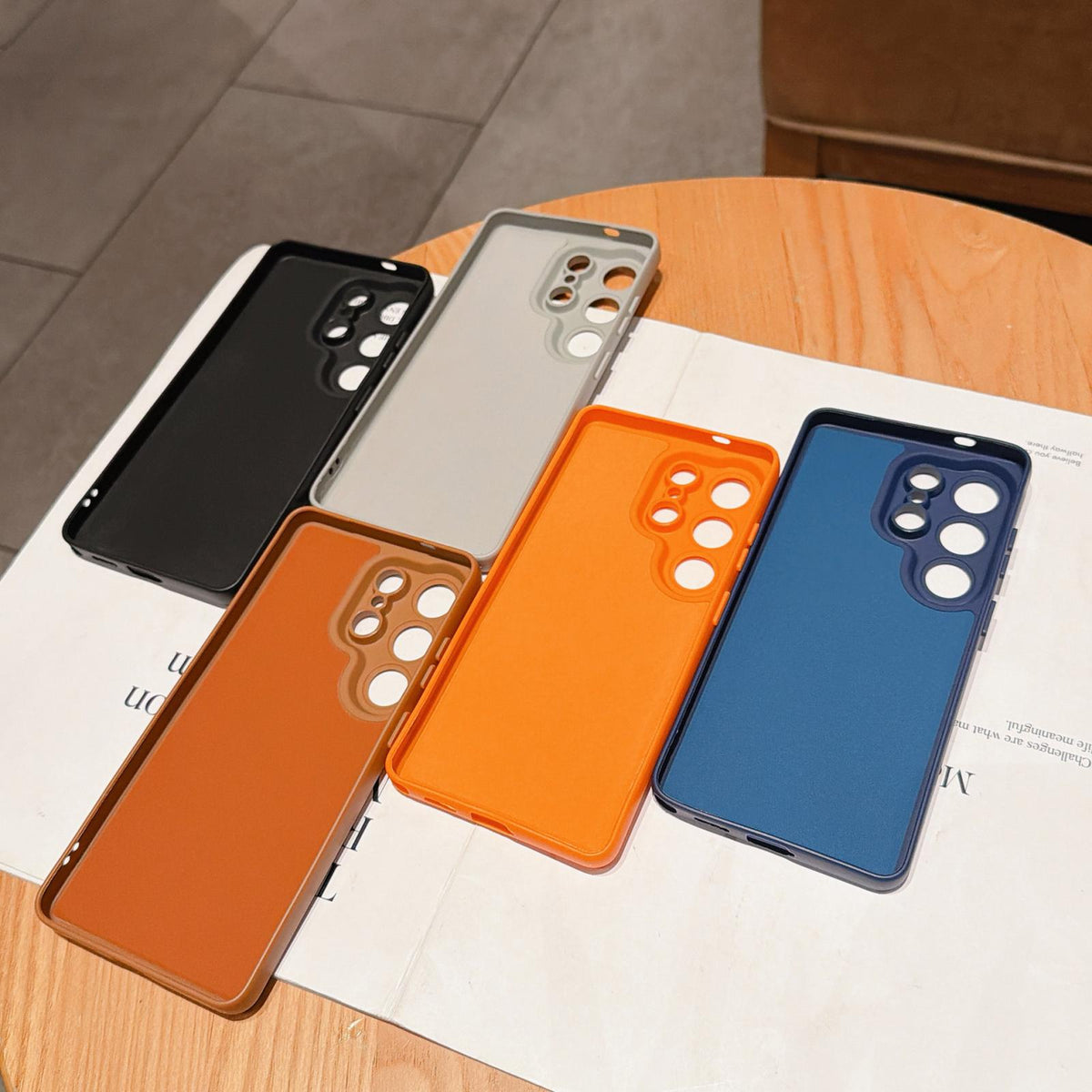 For Galaxy S23 FE 5G Imitation Dot-texture TPU Phone Case - Black - SYA003421402E