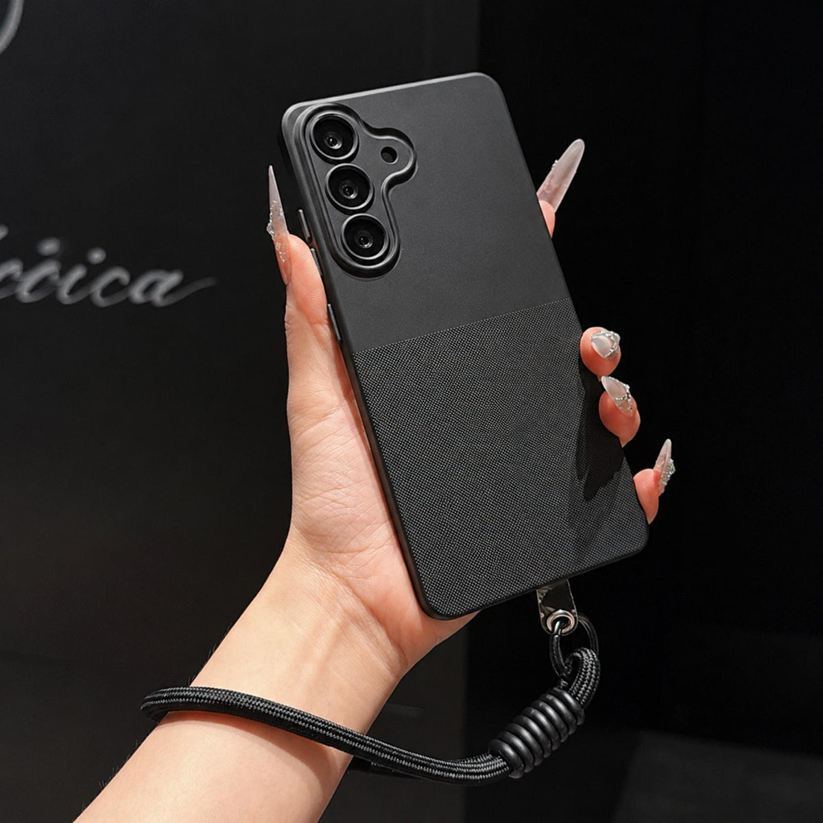 For Galaxy S23 FE 5G Imitation Dot-texture TPU Phone Case with Strap - Black - SYA003421518E