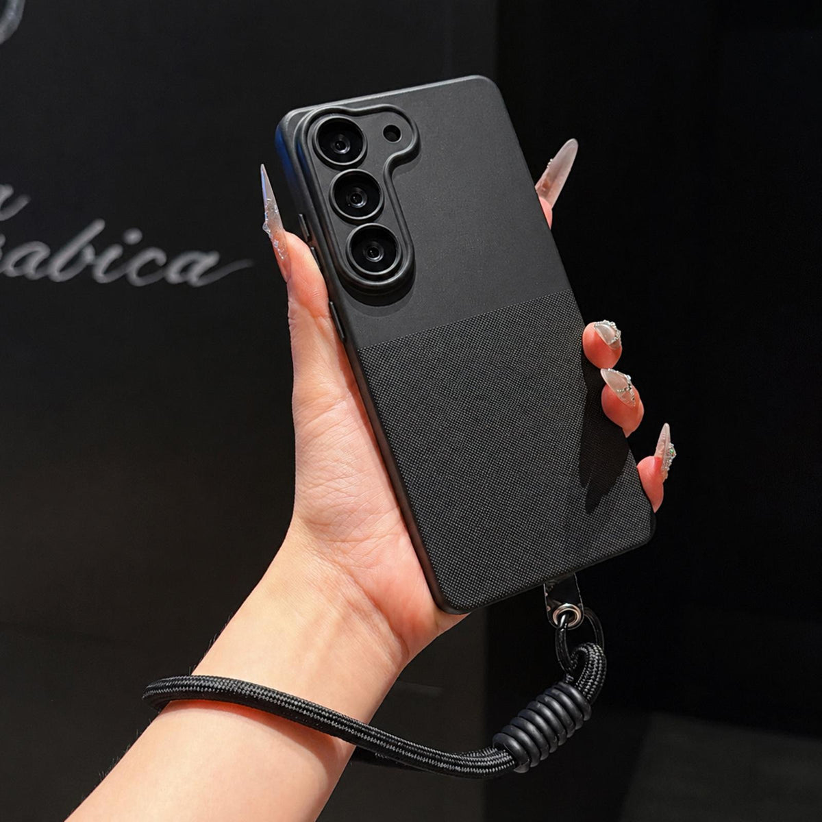 For Galaxy S23 5G Imitation Dot-texture TPU Phone Case with Strap - Black - SYA003421523E